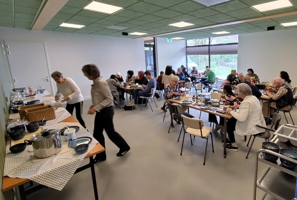 Lees meer over het artikel Gezellig druk tijdens de lunch