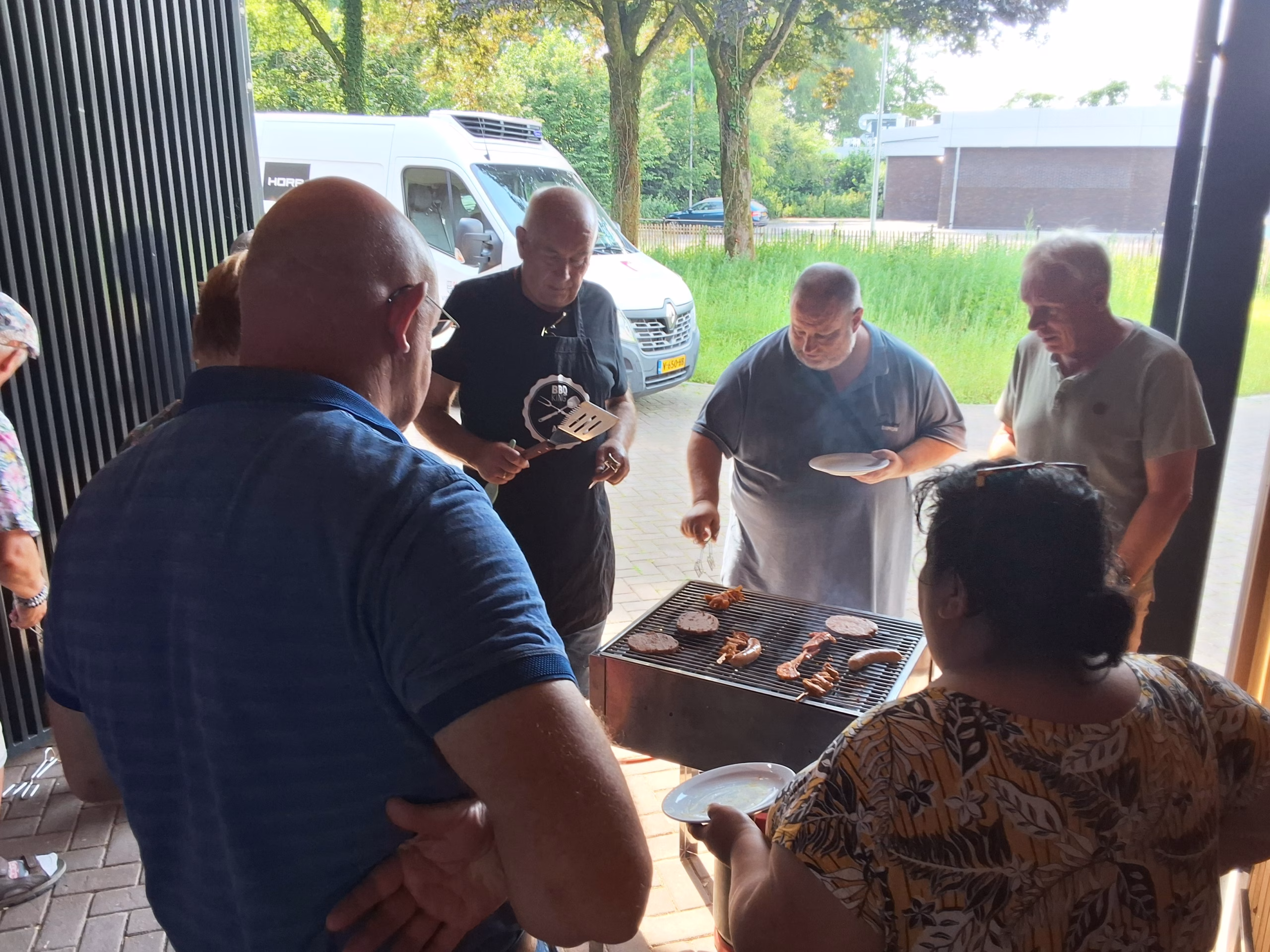 Lees meer over het artikel Zomerse BBQ bij Bronveld: samen tafelen in de zon